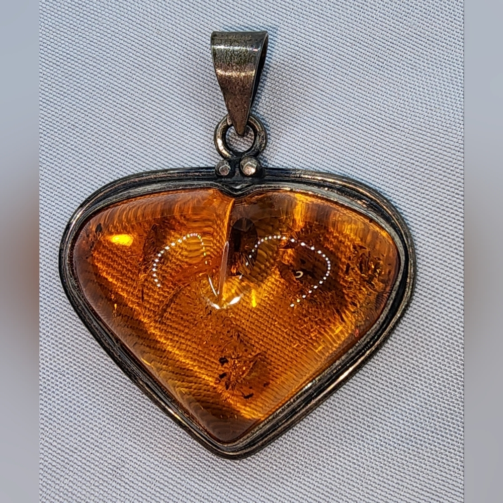 Vintage Sterling Silver Amber Heart Pendant